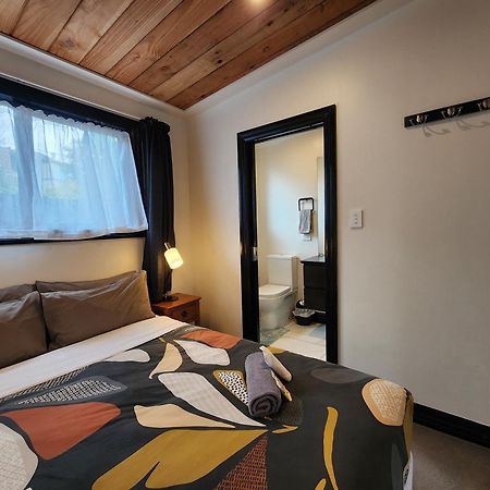A Stone'S Throw From Town Tiny Home Dunedin Bagian luar foto