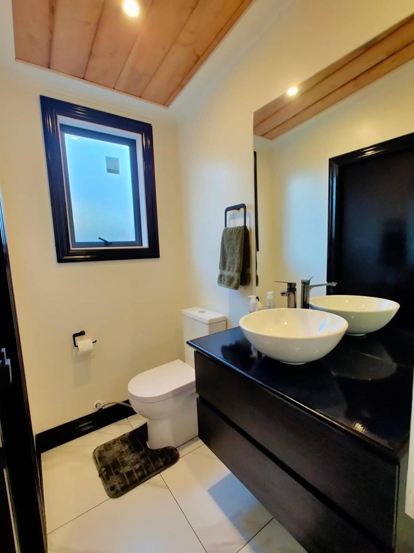 A Stone'S Throw From Town Tiny Home Dunedin Bagian luar foto