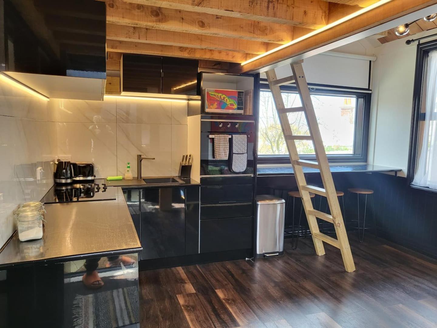 A Stone'S Throw From Town Tiny Home Dunedin Bagian luar foto