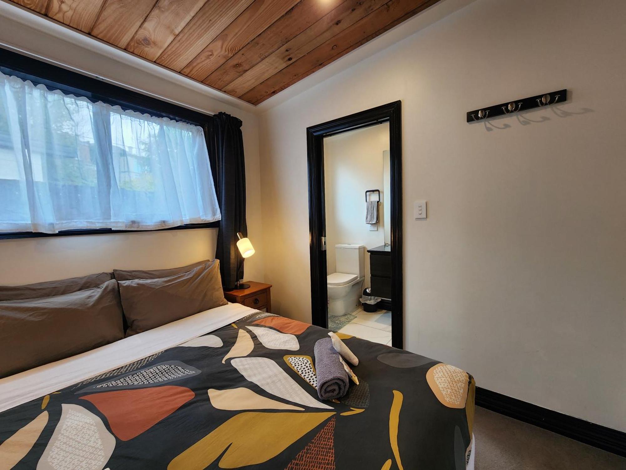 A Stone'S Throw From Town Tiny Home Dunedin Bagian luar foto