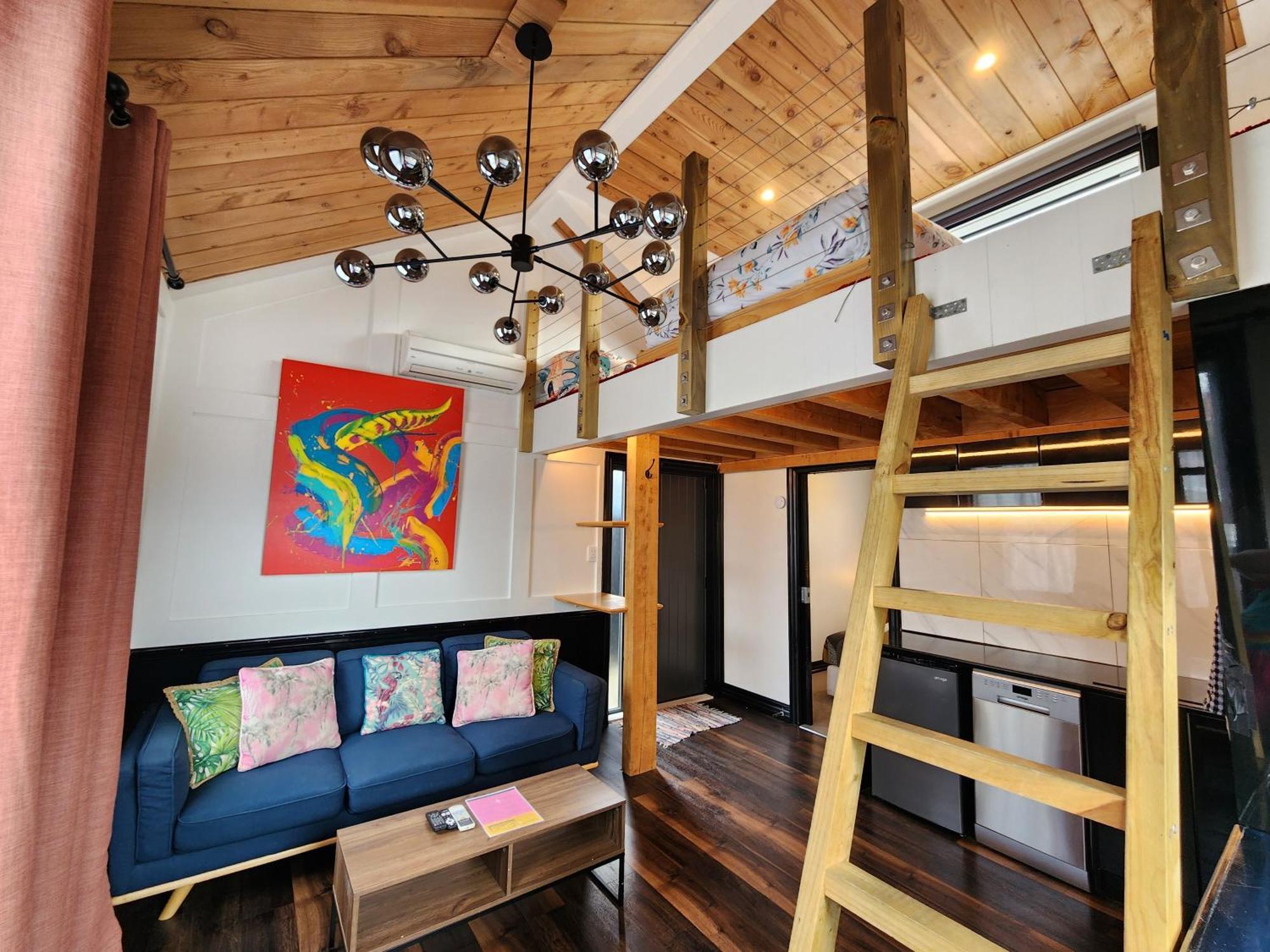 A Stone'S Throw From Town Tiny Home Dunedin Bagian luar foto
